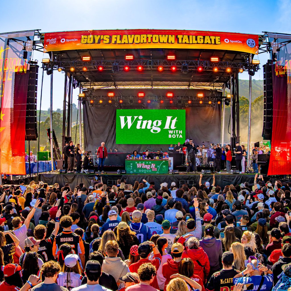 Stage view at Guy's Flavortown Tailgate Wing Festival